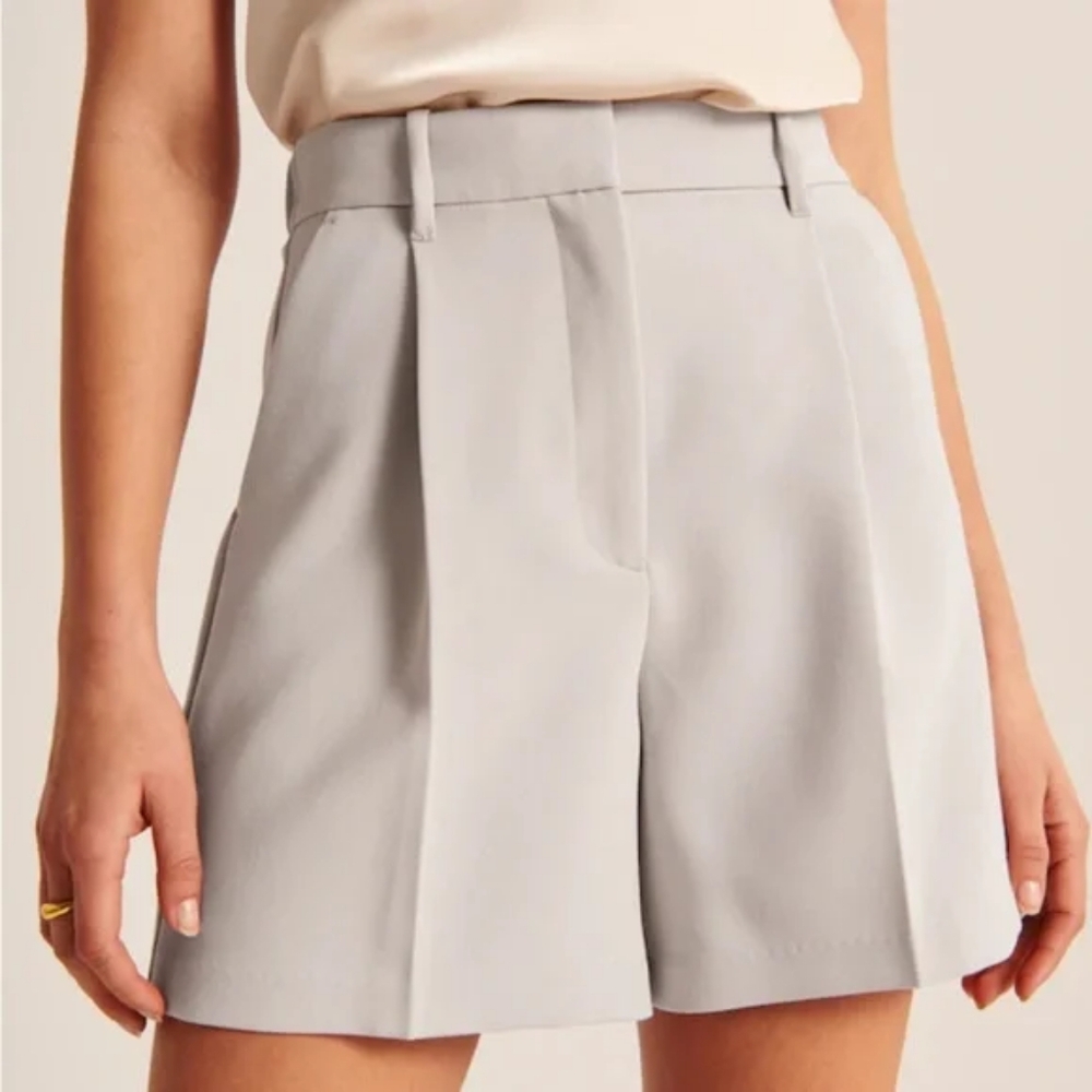 Abercrombie & Fitch Beige Pleated Women's Shorts Pockets Size XS Beach Summer